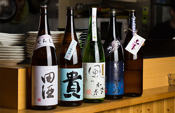 全国各地の日本酒と地元の名物料理をご用意 | 長崎の居酒屋なら目利きが選んだ日本酒を取り揃える居酒屋酒庫ら