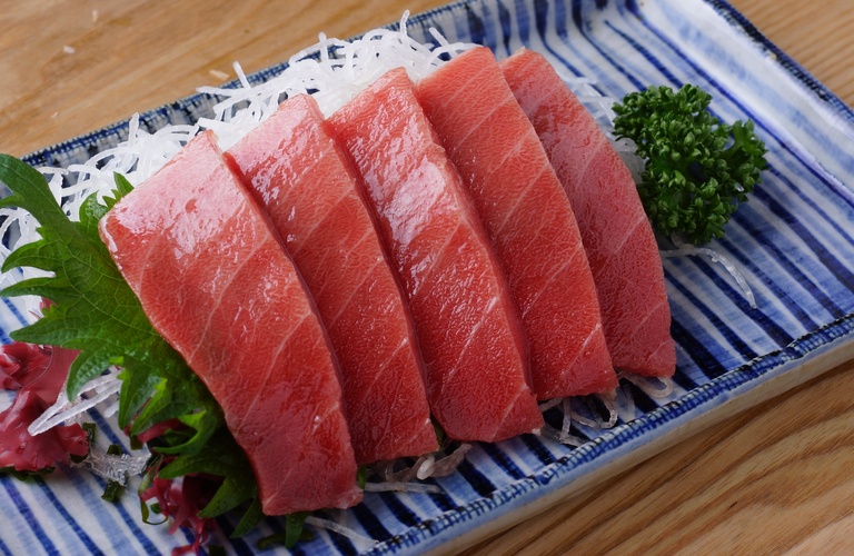 新鮮な魚介をおいしいお酒とともに堪能 | 長崎の居酒屋なら目利きが選んだ日本酒を取り揃える居酒屋酒庫ら